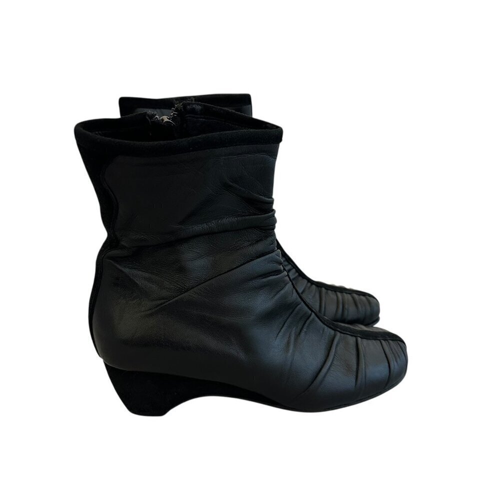 Taryn Rose Black Low Wedge Leather Boots Booties Suede Ruched Size 36 5.5 Womens